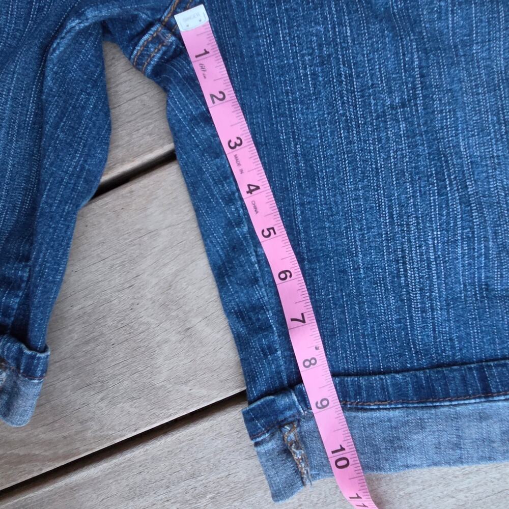 Levi's 548 Jeans Blue Perfectly Slimming Bermuda Medium Wash Womens 12 - Picture 8 of 10